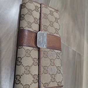 Gucci Beige and Brown Logo Wallet